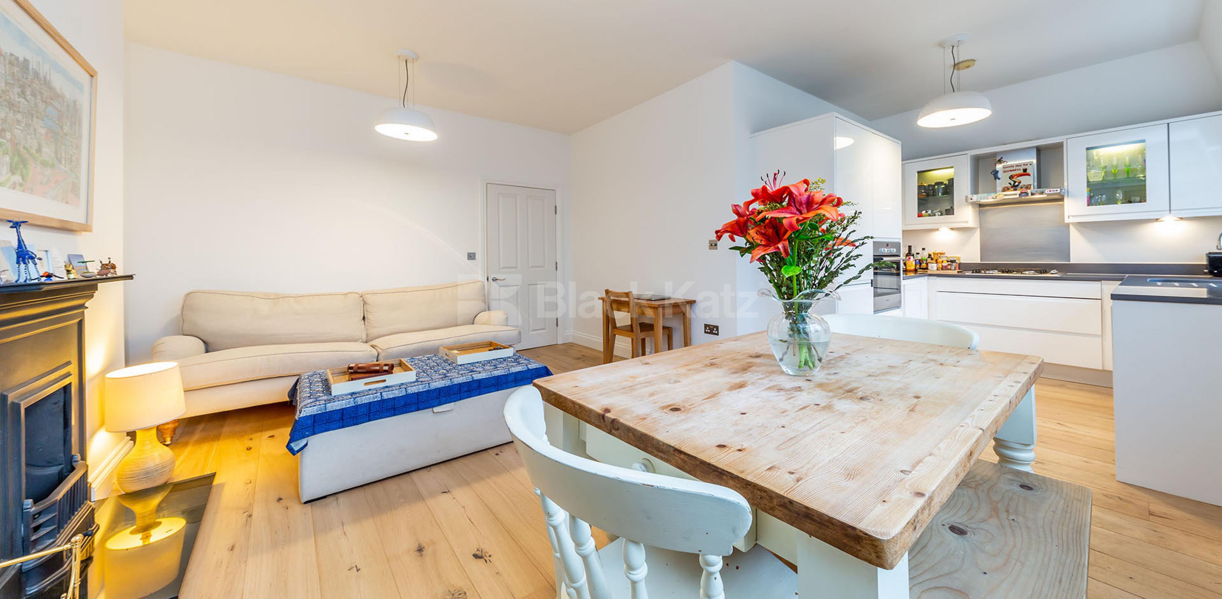 			2 Bedroom, 1 bath, 1 reception Flat			 Hillmarton Road, Caledonian Road N7